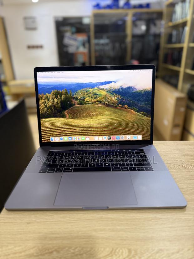Laptop Apple MacBook Pro 2018 16GB Intel Core i9 SSD 512GB · Photo 2