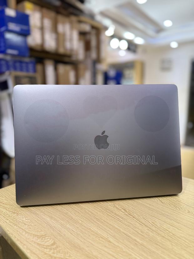 Laptop Apple MacBook Pro 2018 16GB Intel Core i9 SSD 512GB · Photo 5