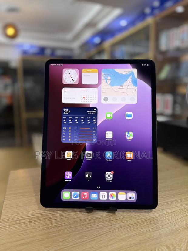 Apple iPad Pro 12.9 (2022) 128 GB Gray · Photo 3