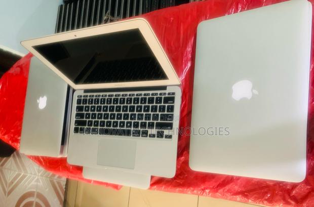Laptop Apple MacBook Air 2015 4GB Intel Core I5 SSD 128GB · Photo 2