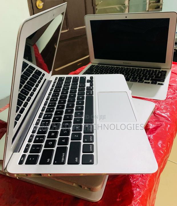 Laptop Apple MacBook Air 2015 4GB Intel Core I5 SSD 128GB · Photo 3