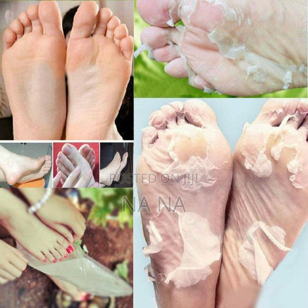 Exfoliating Feet Mask · Photo 2