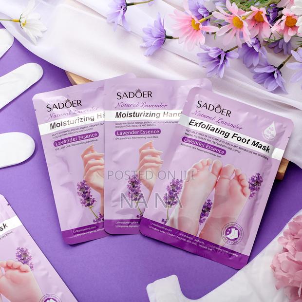 Exfoliating Feet Mask · Photo 1