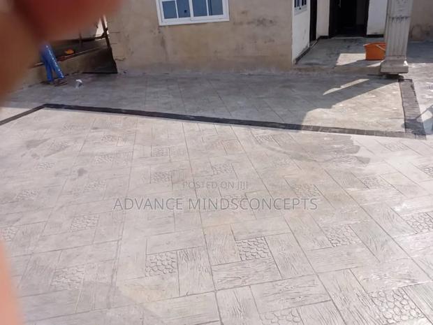 Square Wood ( Silver) Stamp Concrete · Photo 4
