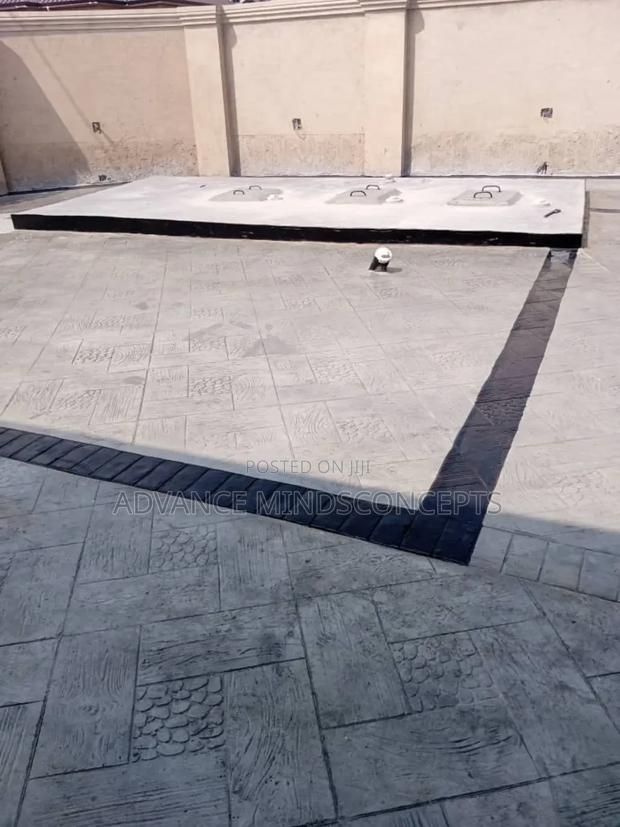 Square Wood ( Silver) Stamp Concrete · Photo 5
