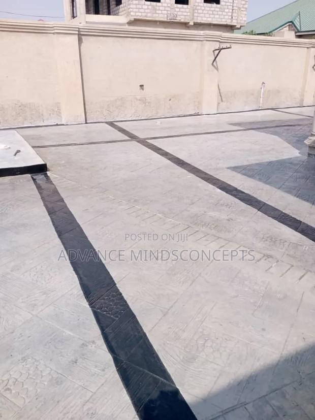 Square Wood ( Silver) Stamp Concrete · Photo 7