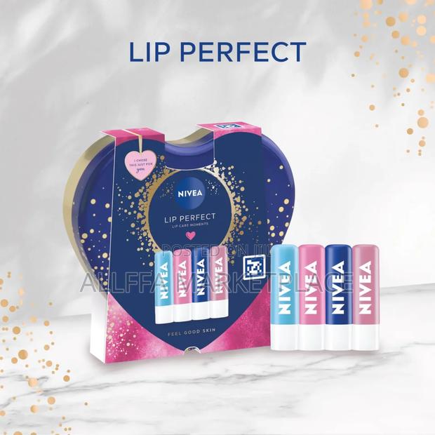Nivea Lip Perfect 4 Piece Tin · Photo 1