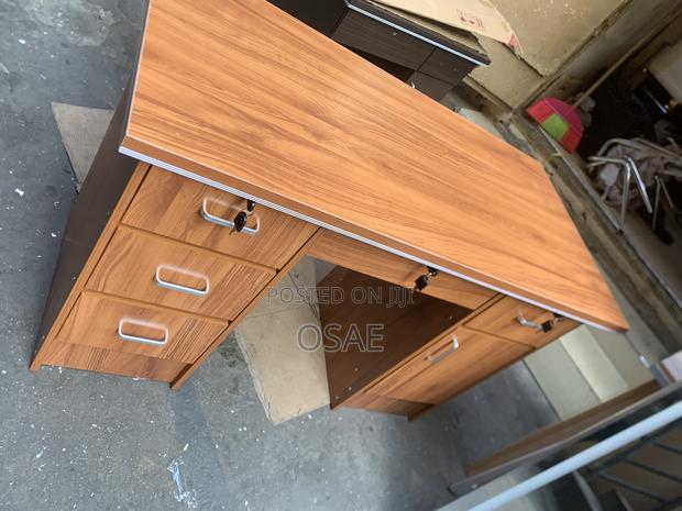 Office Dask Table · Photo 1