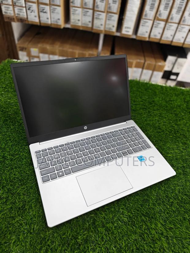 New Laptop HP 15 8GB Intel Core I3 SSD 256GB · Photo 6