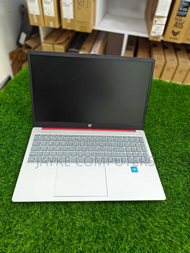 New Laptop HP 15 4GB Intel Pentium SSD 128GB · Photo 2