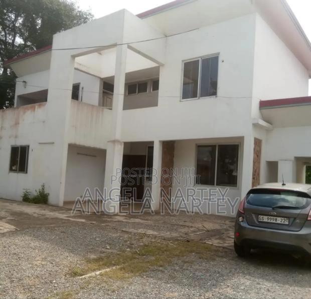 5bdrm House in Ridge, Accra Metropolitan for sale · Photo 3