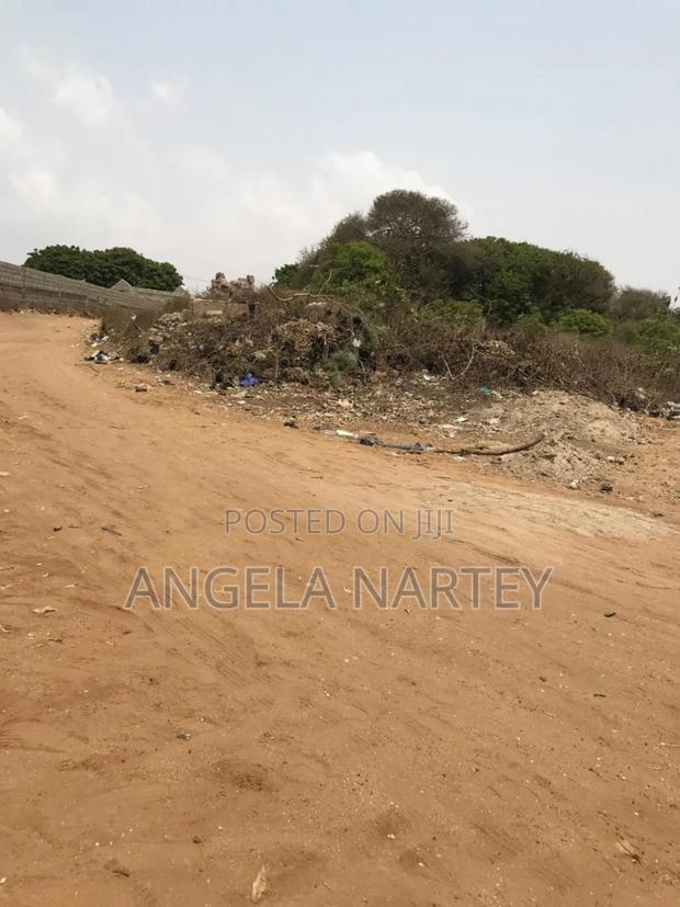 Beach Land for Sale at Old Ningo · Photo 3