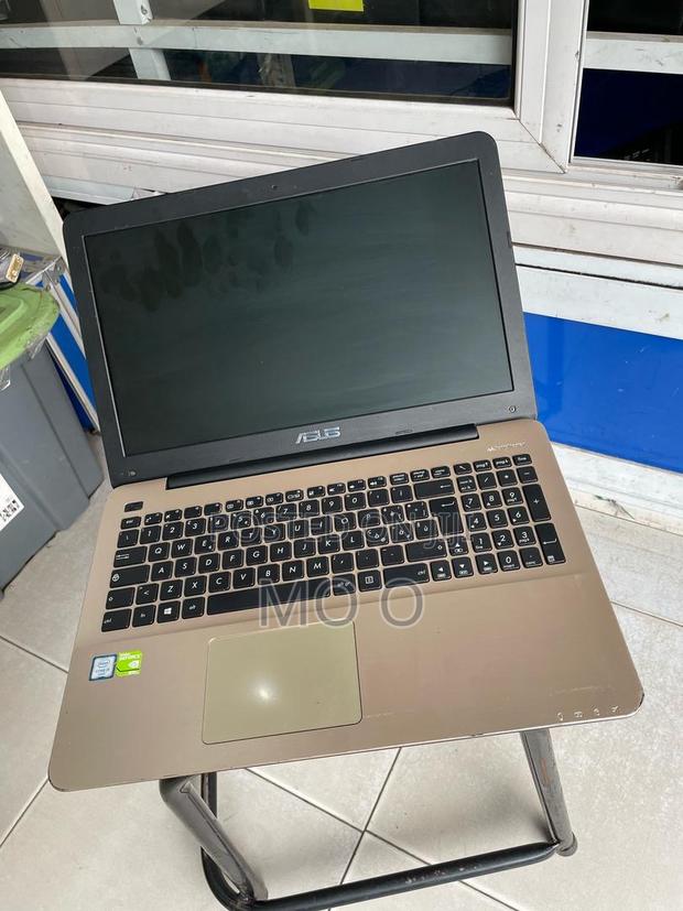 Laptop Asus F550CC 8GB Intel Core I5 HDD 1T · Photo 2