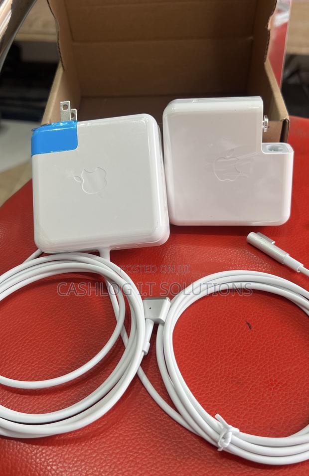 Macbook 2010 to 2017 Charger · Photo 1