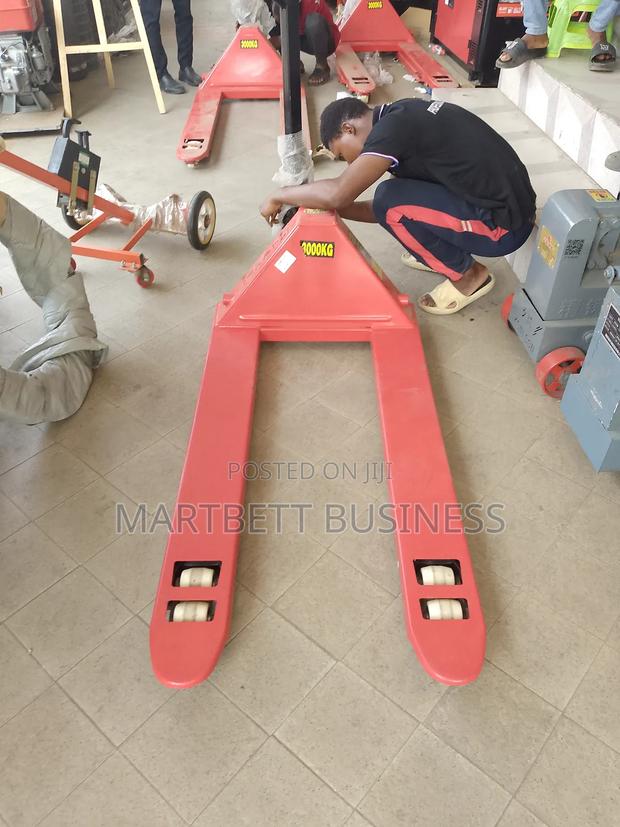 3000kg Pallet Lifting Machine · Photo 2