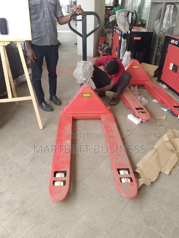3000kg Pallet Lifting Machine · Photo 3