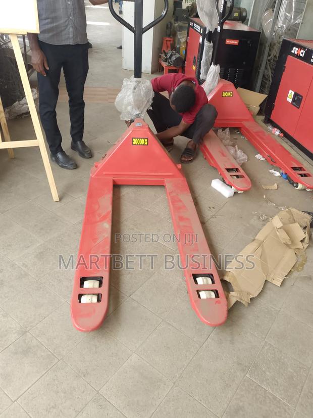 3000kg Pallet Lifting Machine · Photo 4