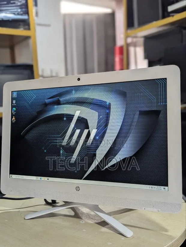 Desktop Computer HP 200 G4 22 All-in-One 8GB AMD A6 HDD 1T · Photo 1