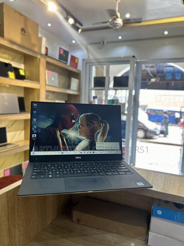 Laptop Dell XPS 13 8GB Intel Core I5 SSD 512GB · Photo 2