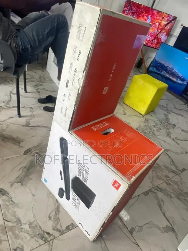 JBL Commendable Audio: All-in-One Soundbar for Movies and Gaming · Photo 1