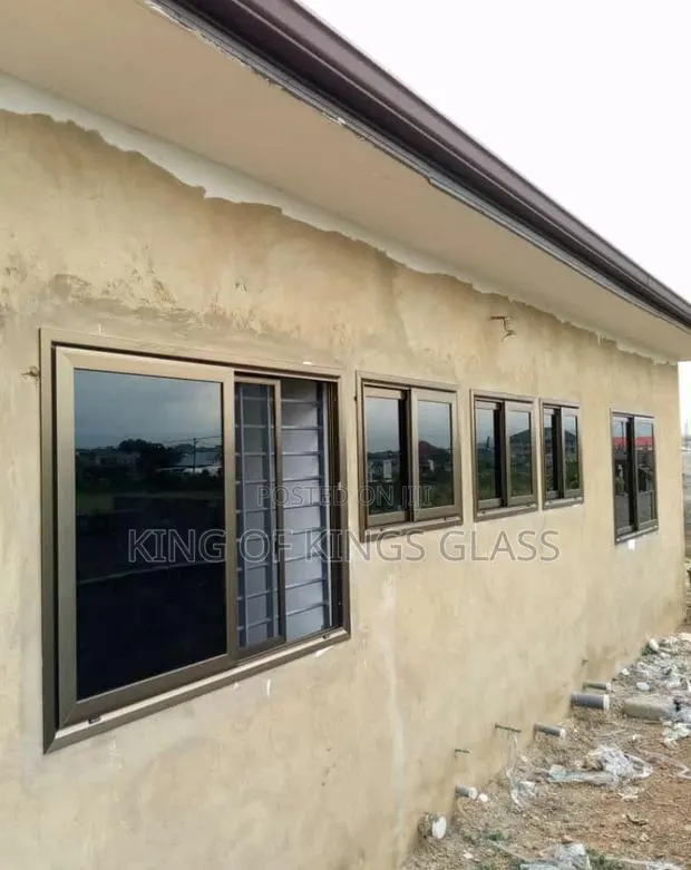 Ks50 Sliding Window · Photo 1