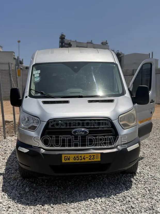 Ford Transit 2019 Silver · Photo 1