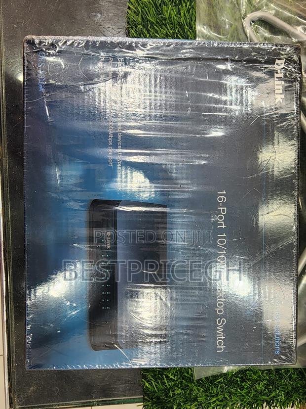 D-Link 16-Port 10/100 Desktop Switch · Photo 2
