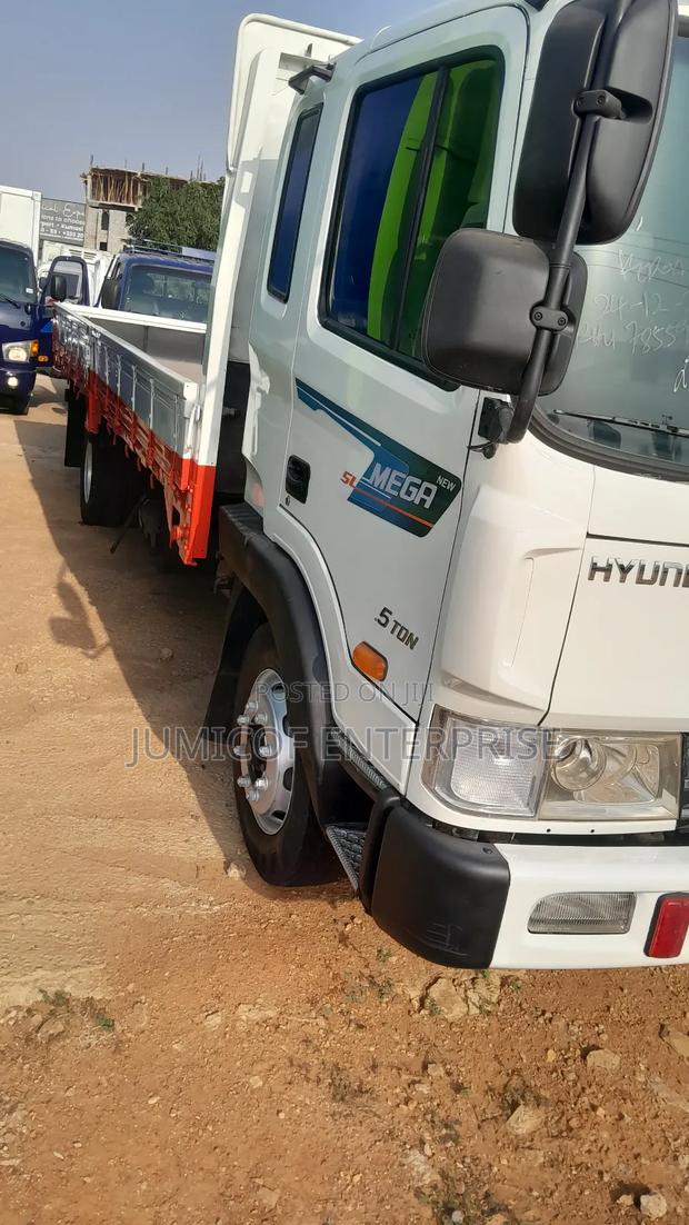 Hyundai 5ton Truck (Mega) · Photo 2