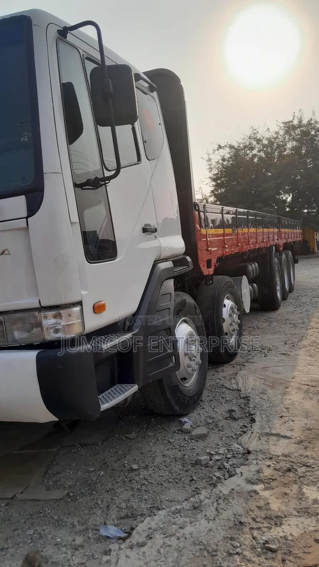 Daewoo Heavy Duty Truck · Photo 4