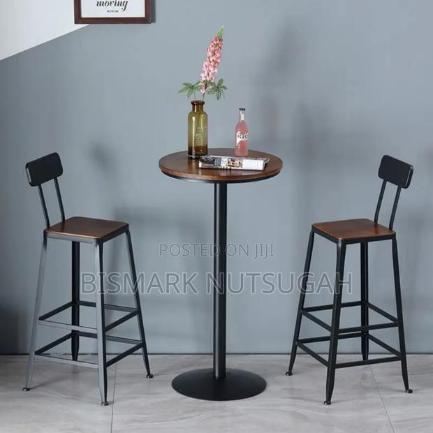 Bar Pub Round Table for Sale · Photo 7