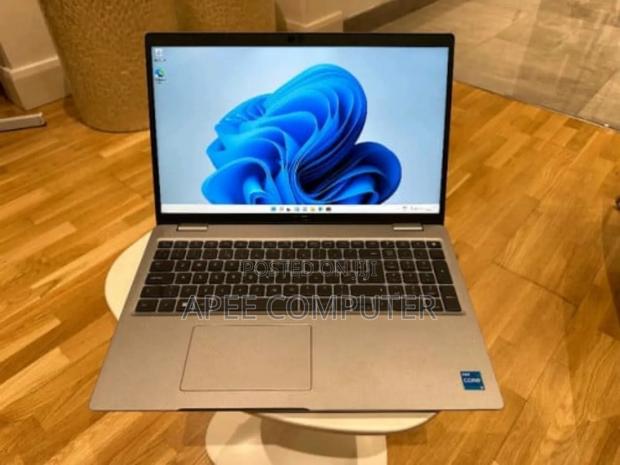 Laptop Dell Precision 3561 16GB Intel Core I7 SSD 512GB · Photo 4