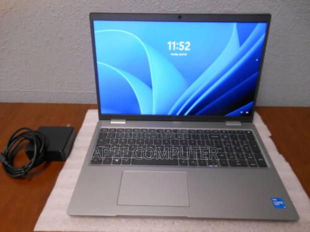 Laptop Dell Precision 3561 16GB Intel Core I7 SSD 512GB · Photo 3