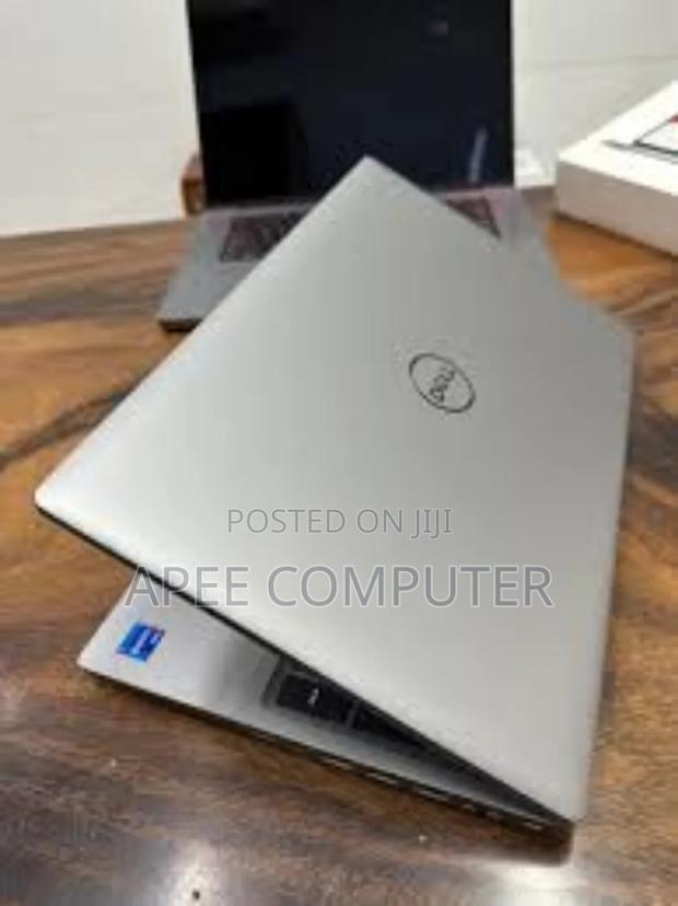 Laptop Dell Precision 3561 16GB Intel Core I7 SSD 512GB · Photo 2