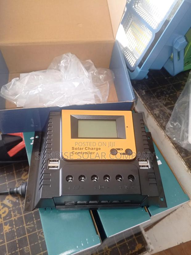 Solar Charge Controller 50A · Photo 5