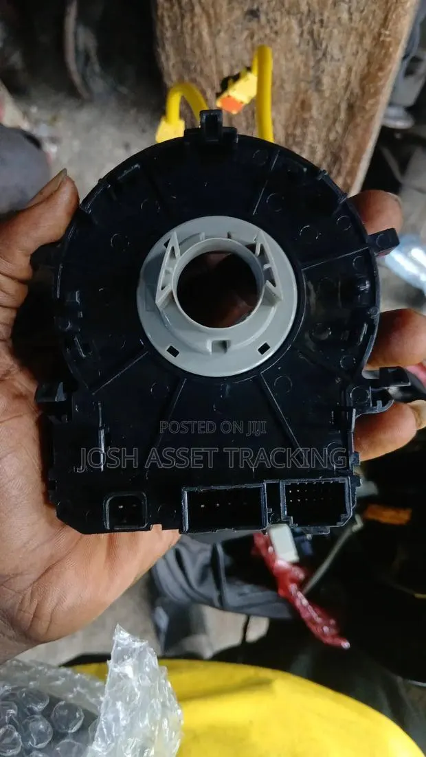 Toyota Voxy Horn Plate · Photo 1