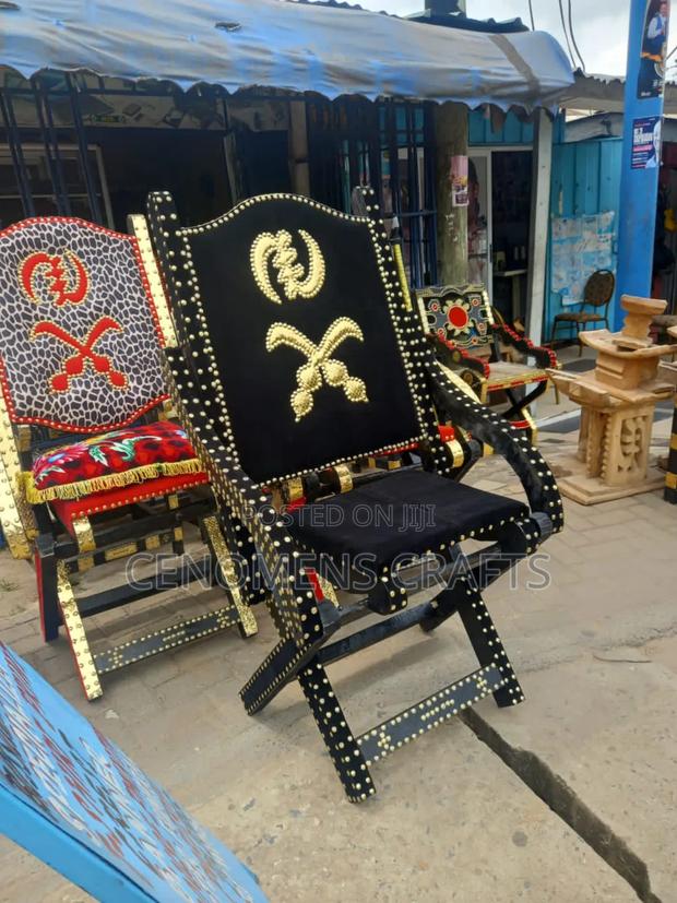 Traditional Stools · Photo 4