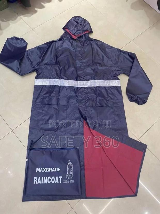 Safety Raincoat · Photo 1