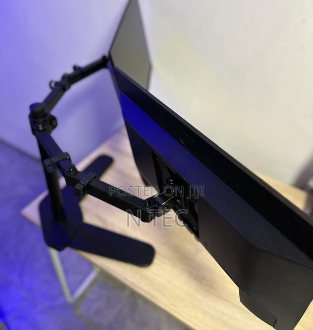 Dual 22 Inches Edgeless Hp Monitors · Photo 3