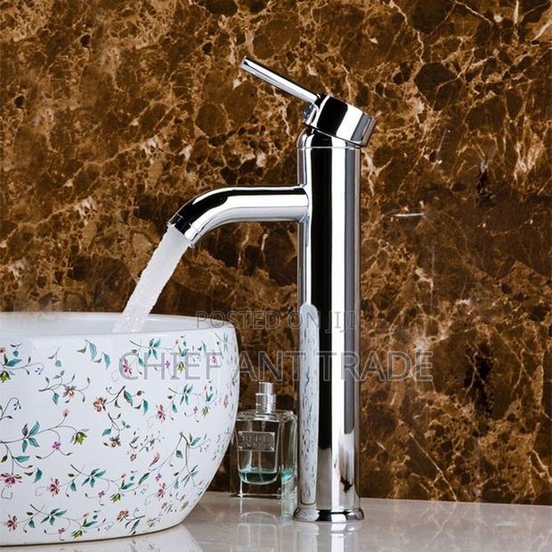 Tall Faucet Hot and Cold · Photo 1