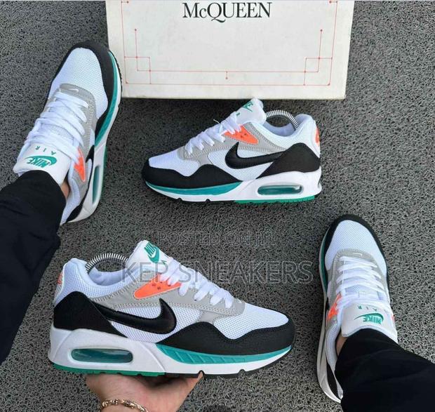 Nike Airmax Wmns Correlate · Photo 1