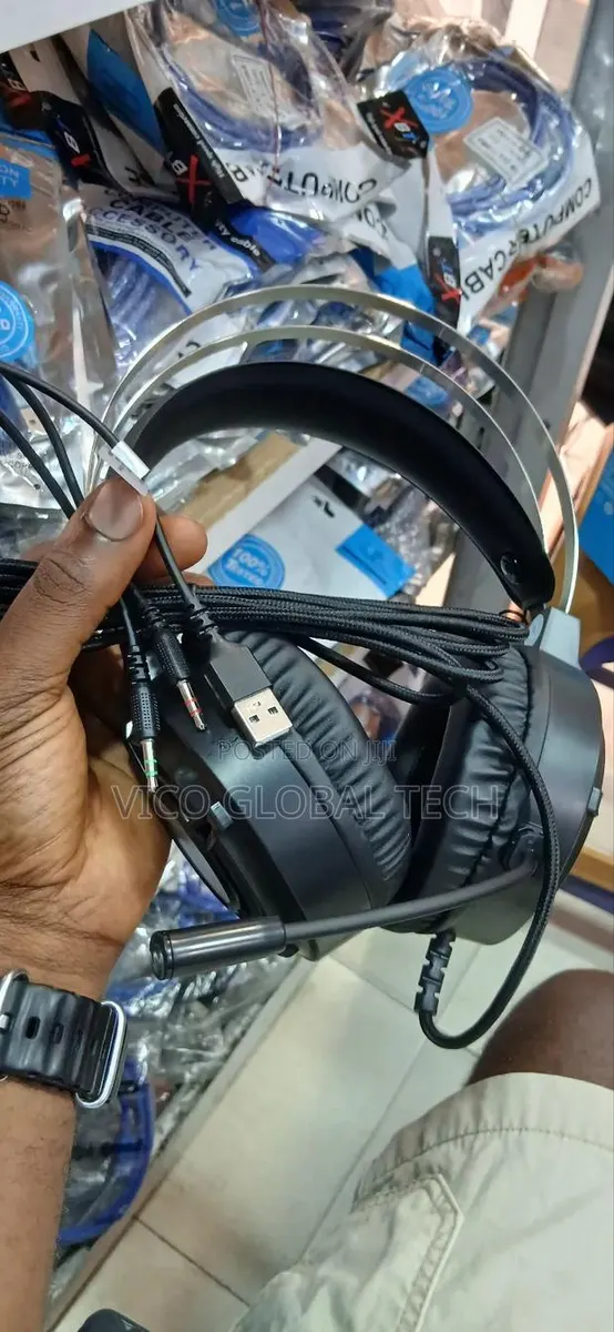 Gaming Headset With Usb/Aux Pin · Photo 1