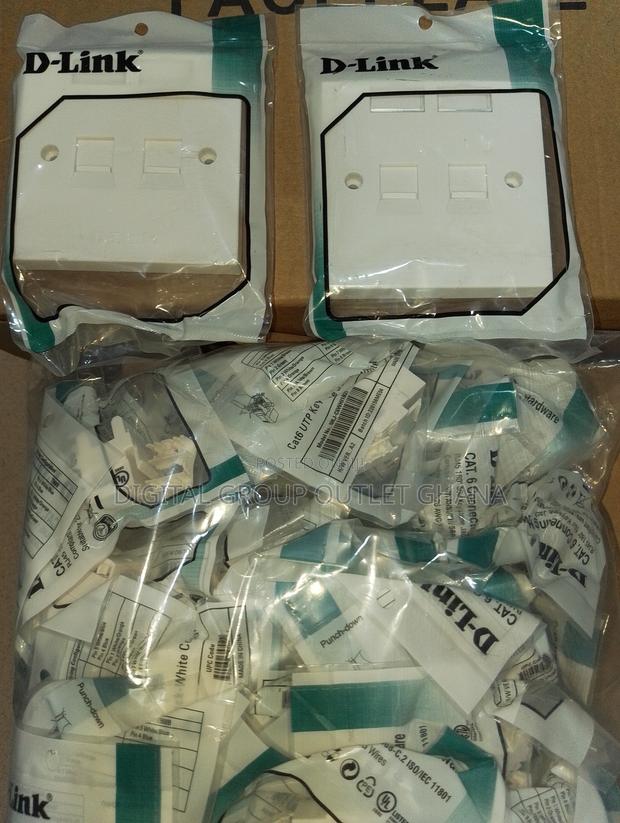D-link Dual Ports Faceplate With Two Keystone Jack · Photo 3