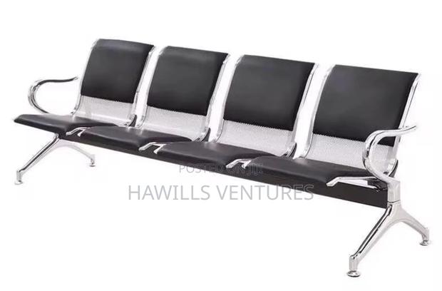 Metal Waiting Chair · Photo 1