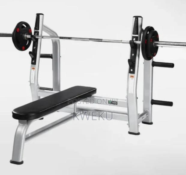 Commercial Weight Bench · Photo 3