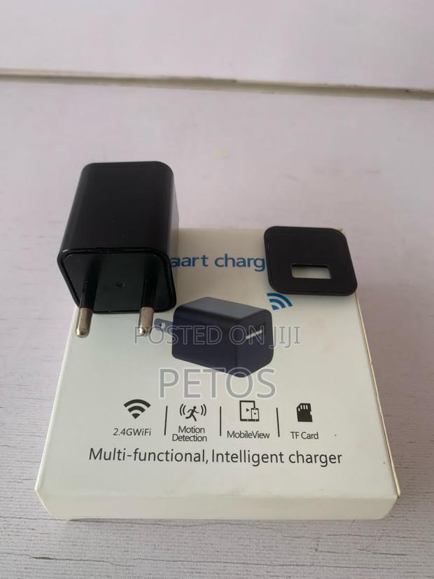 Smart Charger Spy Wi-Fi Camera · Photo 1