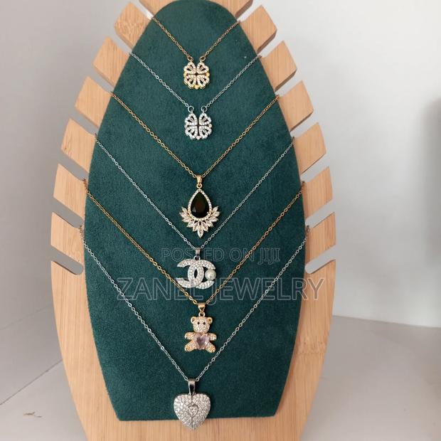 IG Necklace · Photo 2