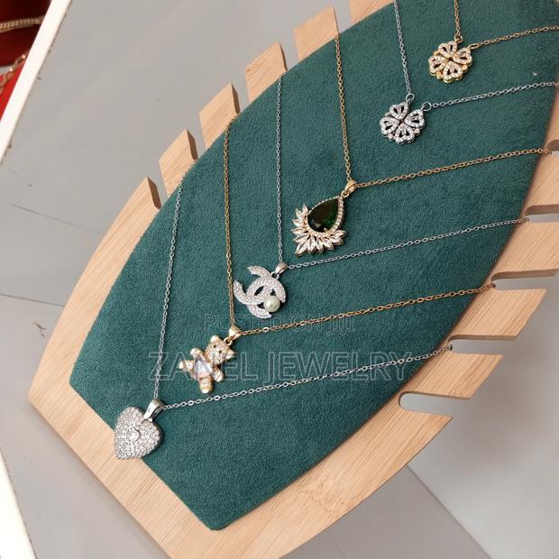 IG Necklace · Photo 3