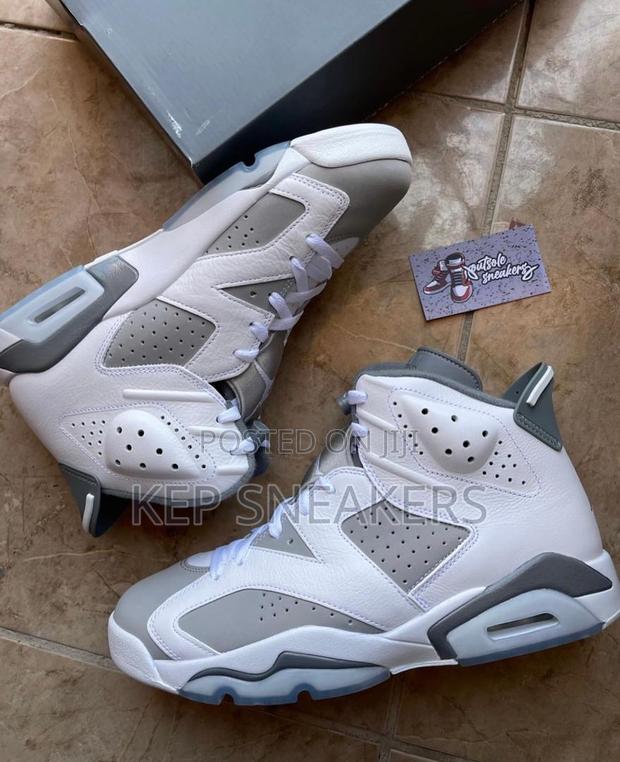 Nike Air Jordan 6 Retro · Photo 2