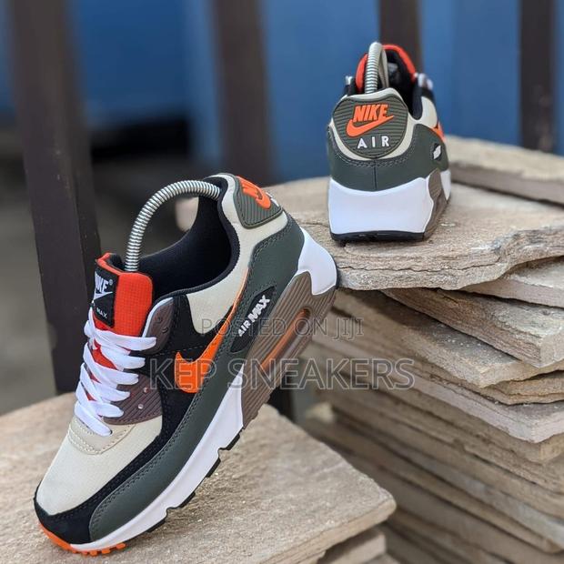 Nike Airmax 90 “Dark Army · Photo 1