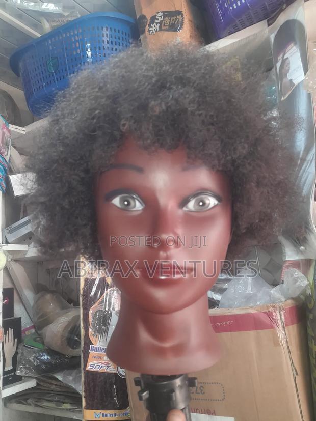 Afro Human Mannequin Head · Photo 3